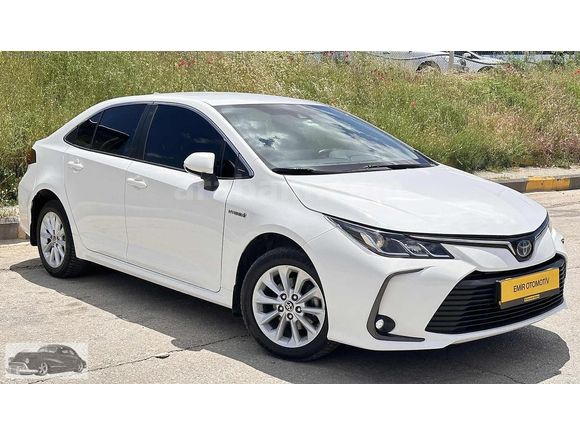 EMİR OTO'DAN 2021 TOYOTA COROLLA 1.8 HYBRİD DREAM 105'bindeTEMİZ