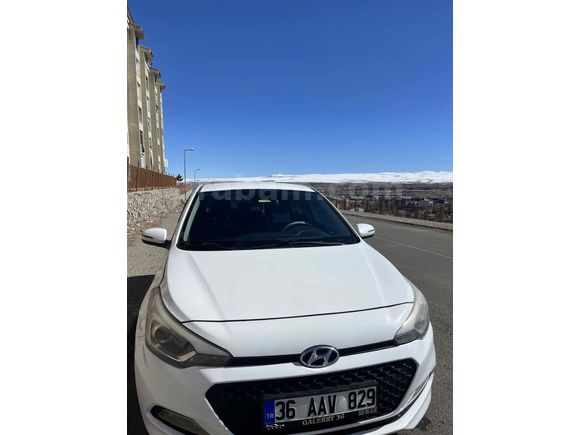 Sahibinden Hyundai i20 1.2 MPI Style 2015 Model 