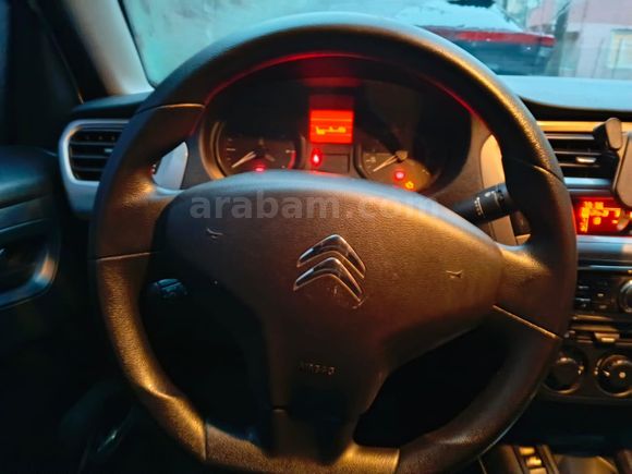 SAHİBİNDEN YETKİLİ BAYİDEN ALINMA - 2019 ÇIKIŞLI - 93.500 KM