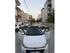 BOYASIZ DEĞİŞENSİZ i20 1.2 MPI Style 2015 Model  145.000 km Beyaz
