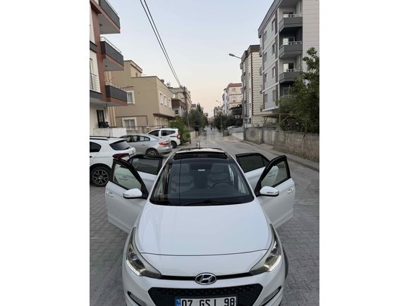 BOYASIZ DEĞİŞENSİZ i20 1.2 MPI Style 2015 Model  145.000 km Beyaz