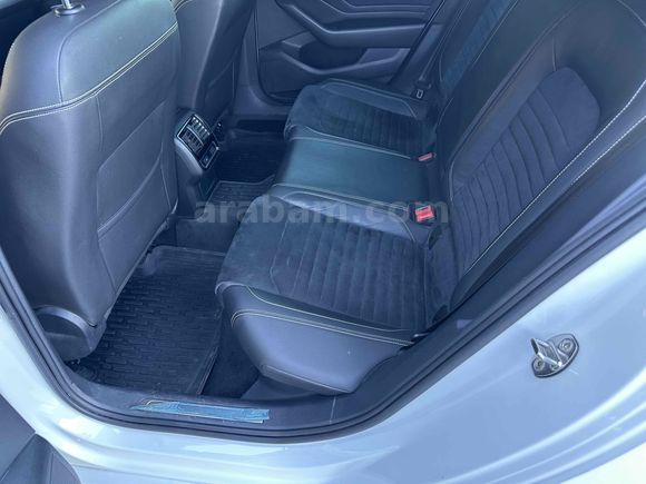 2019 BOYASIZ PASSAT ELEGANCE 54.000 KM'DE CAM TAVAN SERVİS BAKIM