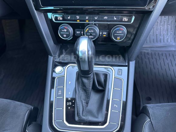 2019 BOYASIZ PASSAT ELEGANCE 54.000 KM'DE CAM TAVAN SERVİS BAKIM