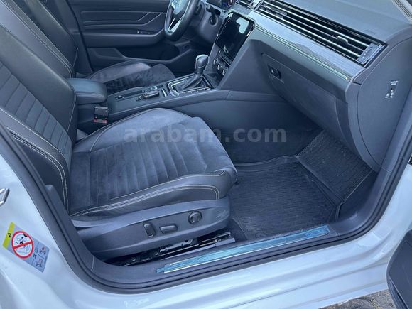 2019 BOYASIZ PASSAT ELEGANCE 54.000 KM'DE CAM TAVAN SERVİS BAKIM