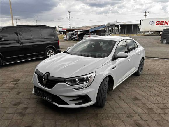 Sahibinden Renault Megane 1.3 TCe Joy 2022 Model 