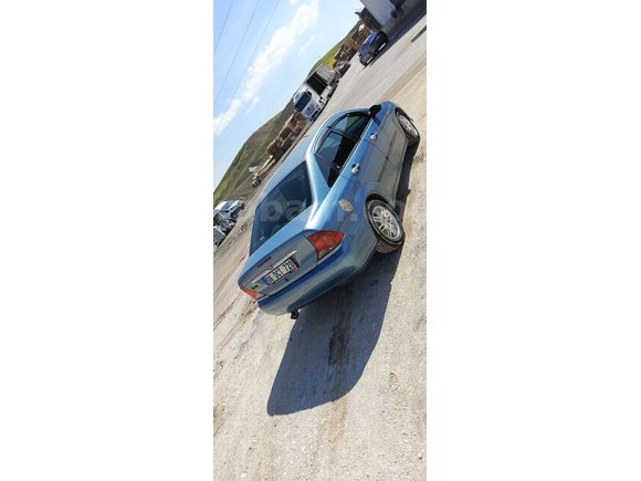 Sahibinden Ford Focus 1.6 Ghia 2000 Model