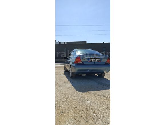 Sahibinden Ford Focus 1.6 Ghia 2000 Model