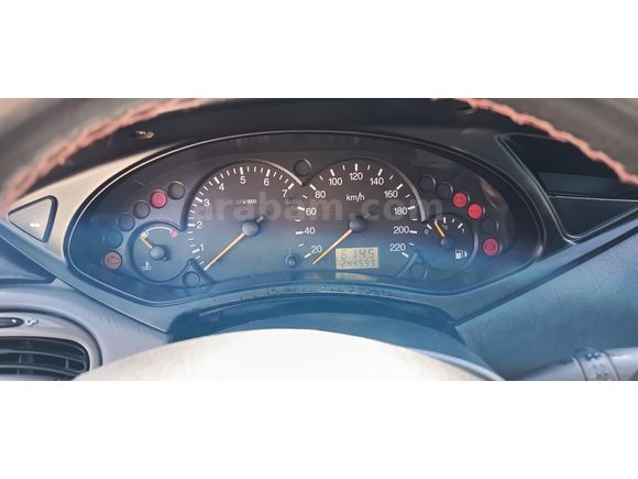 Sahibinden Ford Focus 1.6 Ghia 2000 Model