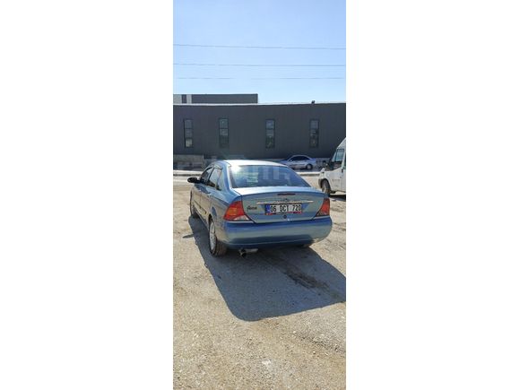 Sahibinden Ford Focus 1.6 Ghia 2000 Model