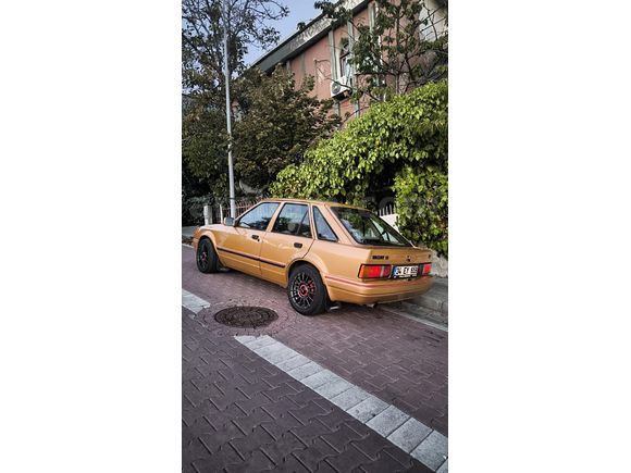 Sahibinden Ford Escort 1.4 Ghia 1990 Model