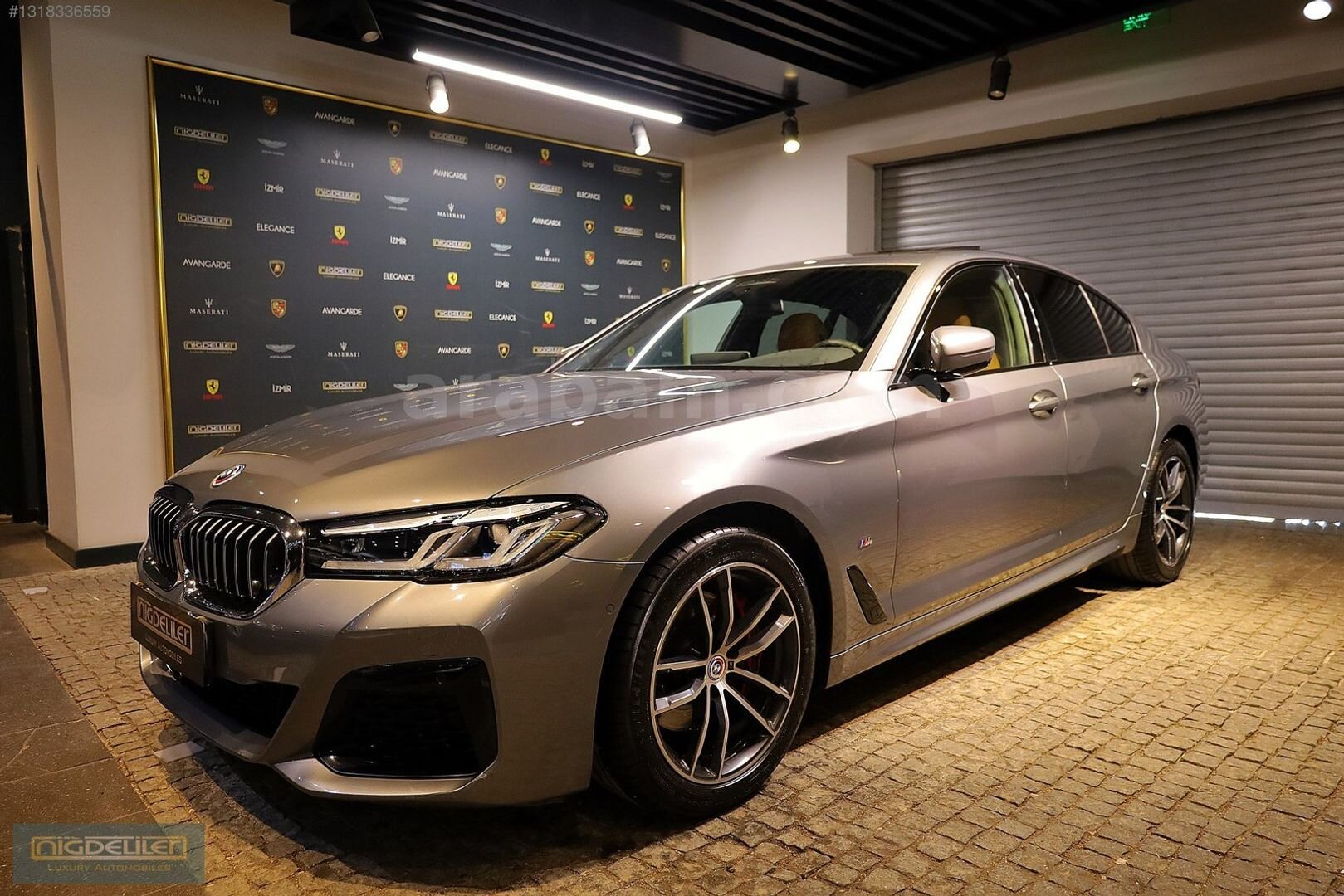 Galeriden BMW 5 Serisi 520i 50th Year M Edition 2023 Model İzmir 84.750 km Gri 2