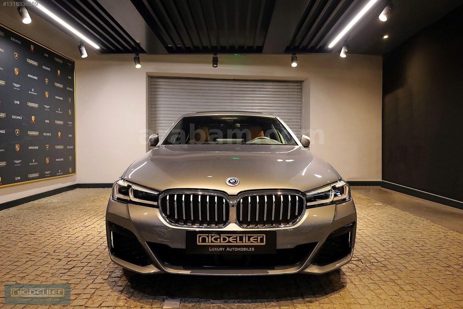 Galeriden BMW 5 Serisi 520i 50th Year M Edition 2023 Model İzmir 84.750 km Gri 1