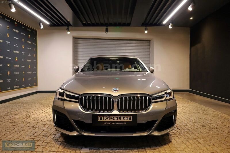 Galeriden BMW 5 Serisi 520i 50th Year M Edition 2023 Model İzmir 84.750 km Gri