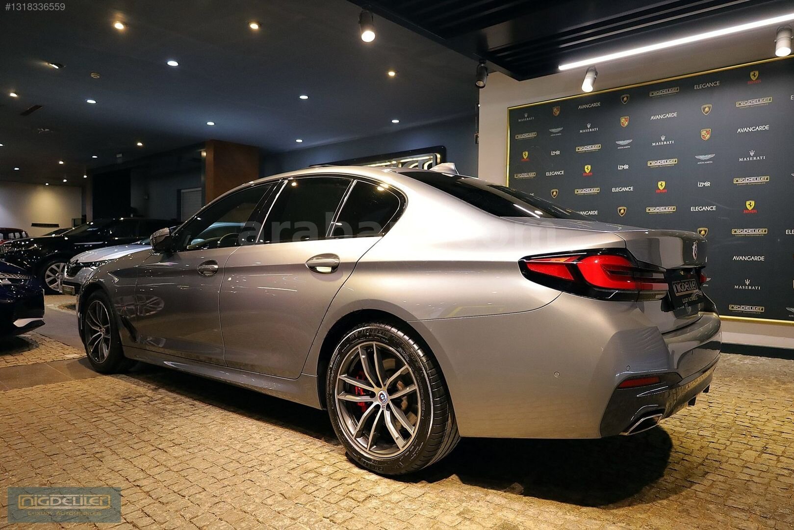Galeriden BMW 5 Serisi 520i 50th Year M Edition 2023 Model İzmir 84.750 km Gri 4