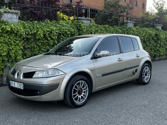 RENAULT MEGANE 1.5 DCİ / KREDİ KARTINA 12 TAKSİT