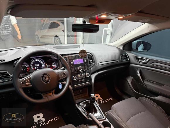BAZ AUTODAN BOYASIZ HATASIZ 2019 RENAULT MEGANE 1.6 JOY