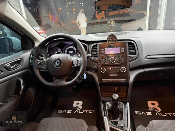 BAZ AUTODAN BOYASIZ HATASIZ 2019 RENAULT MEGANE 1.6 JOY