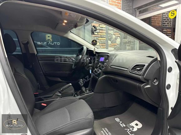 BAZ AUTODAN BOYASIZ HATASIZ 2019 RENAULT MEGANE 1.6 JOY
