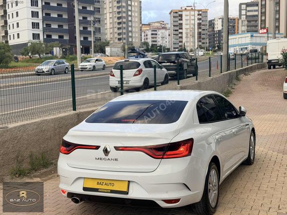 BAZ AUTODAN BOYASIZ HATASIZ 2019 RENAULT MEGANE 1.6 JOY