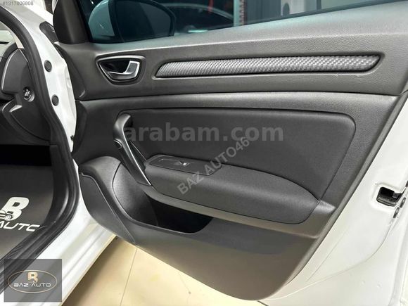 BAZ AUTODAN BOYASIZ HATASIZ 2019 RENAULT MEGANE 1.6 JOY