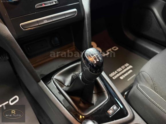 BAZ AUTODAN BOYASIZ HATASIZ 2019 RENAULT MEGANE 1.6 JOY