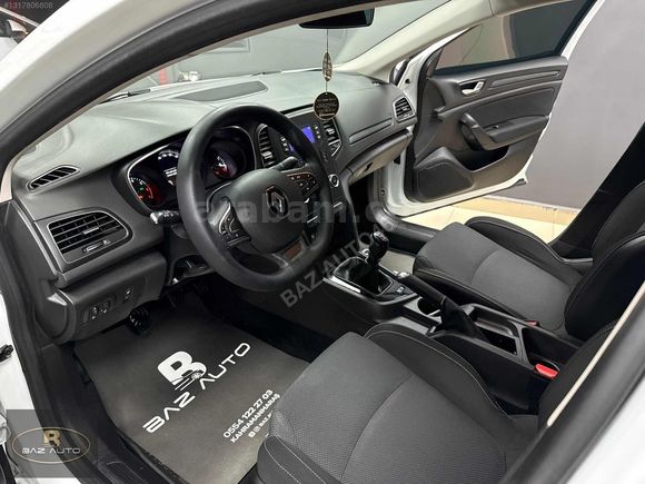 BAZ AUTODAN BOYASIZ HATASIZ 2019 RENAULT MEGANE 1.6 JOY