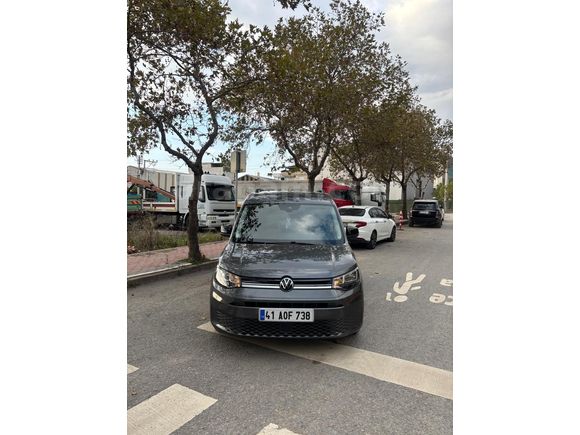 Sahibinden Volkswagen Caddy 2.0 TDI Life 2023 Model Kocaeli 23.000 km Füme