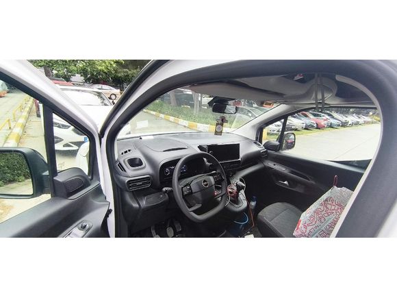 Sahibinden Opel Combo 1.5 CDTI Essential 2025 Model  9.260 km Beyaz
