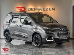DEMİREZEN OTOMOTİV'DEN 2022 BERLİNGO SHİNE BOYASIZ 88.000 Km