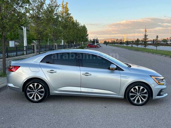 Sahibinden Renault Megane 1.3 TCe Icon 2023 Model 