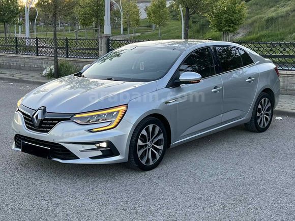 Sahibinden Renault Megane 1.3 TCe Icon 2023 Model 