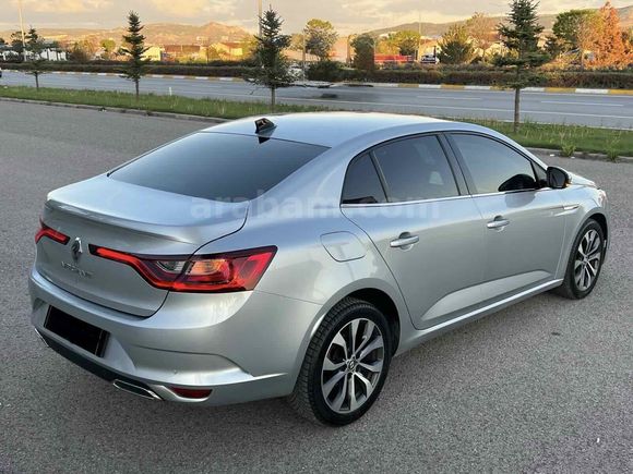 Sahibinden Renault Megane 1.3 TCe Icon 2023 Model 