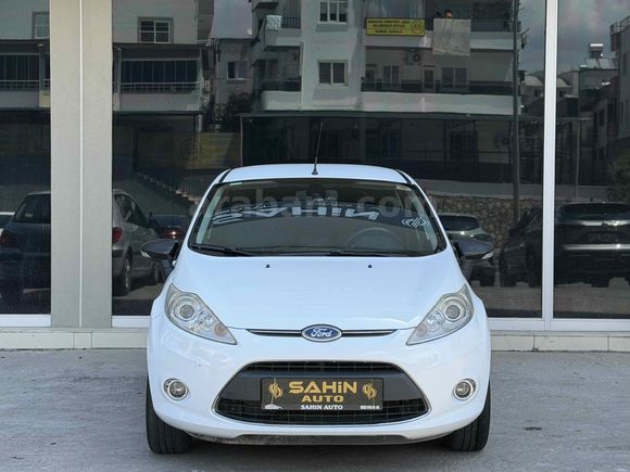 ŞAHİN AUTO 2012 FORD FİESTA 1.4 TİTANYUM OTOMATİK FULL
