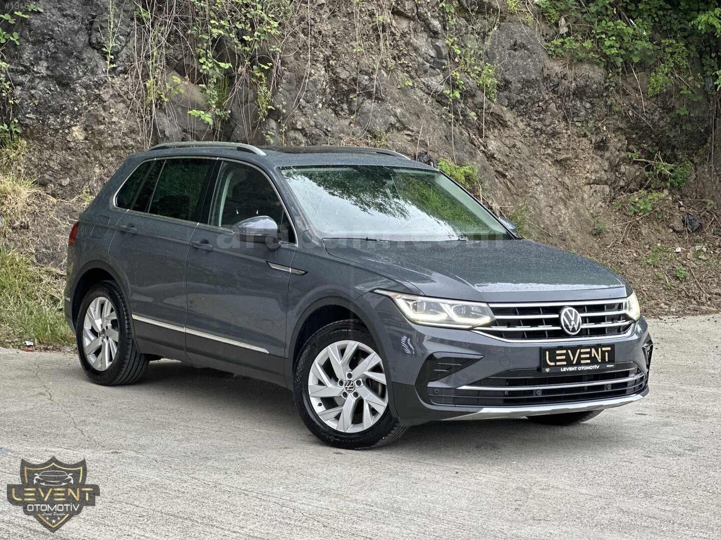 Galeriden Volkswagen Tiguan 2.0 TDI Elegance 2020 Model Giresun 77.000 km Gri 3
