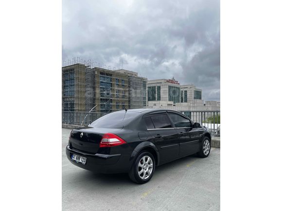 73 FAVORİYE ÖZEL TEK RAKAM MEGAN 2  260.000 ORJİNAL KM 1.5 DCI   