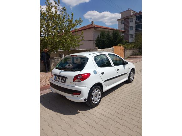 Sahibinden Peugeot 206+ 1.4 Comfort 2011 Model