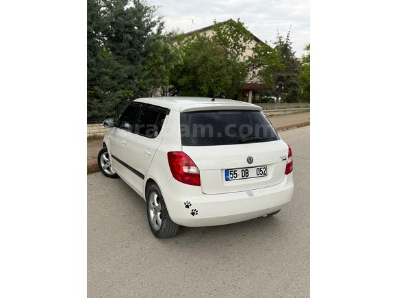 Sahibinden Skoda Fabia 1.4 Ambiente Dynamic 2011 Model 