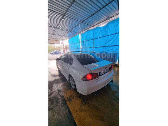 Sahibinden Honda Civic 1.6 Elegance 2009 Model  243.000 km Beyaz