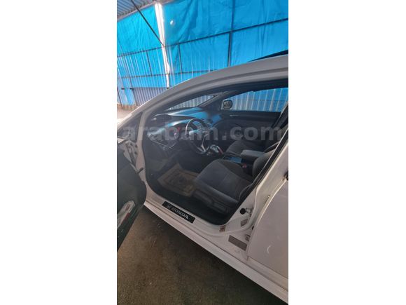 Sahibinden Honda Civic 1.6 Elegance 2009 Model  243.000 km Beyaz