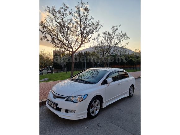 Sahibinden Honda Civic 1.6 Elegance 2009 Model  243.000 km Beyaz