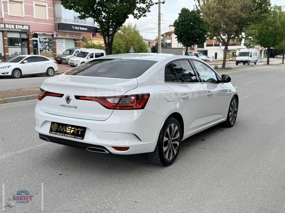 İLK EL HATASIZ 2021 MAKYAJLI 1.5 DCI EDC ICON DÜŞÜK KM