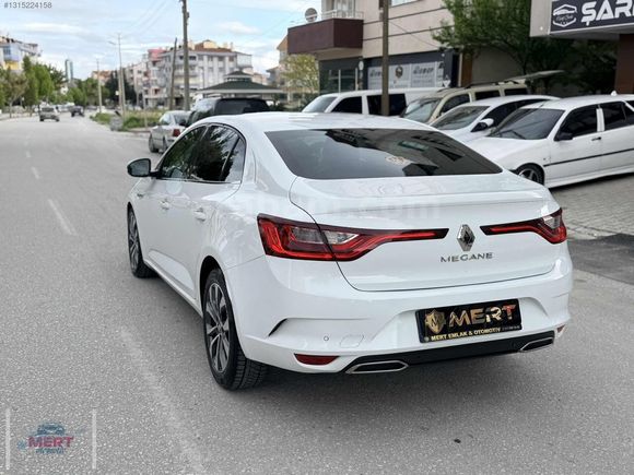 İLK EL HATASIZ 2021 MAKYAJLI 1.5 DCI EDC ICON DÜŞÜK KM