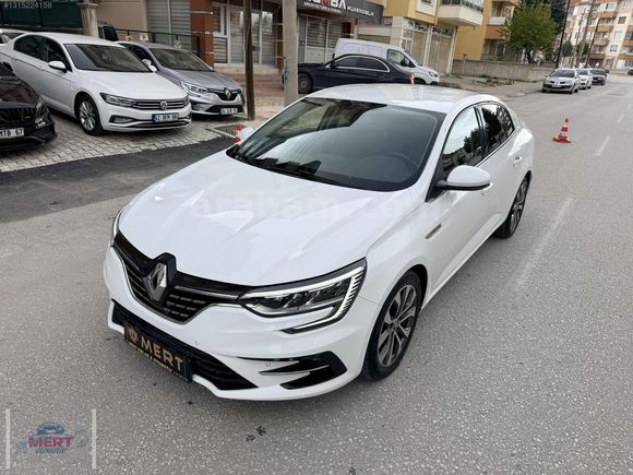 İLK EL HATASIZ 2021 MAKYAJLI 1.5 DCI EDC ICON DÜŞÜK KM