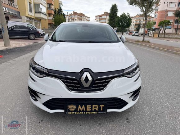 İLK EL HATASIZ 2021 MAKYAJLI 1.5 DCI EDC ICON DÜŞÜK KM
