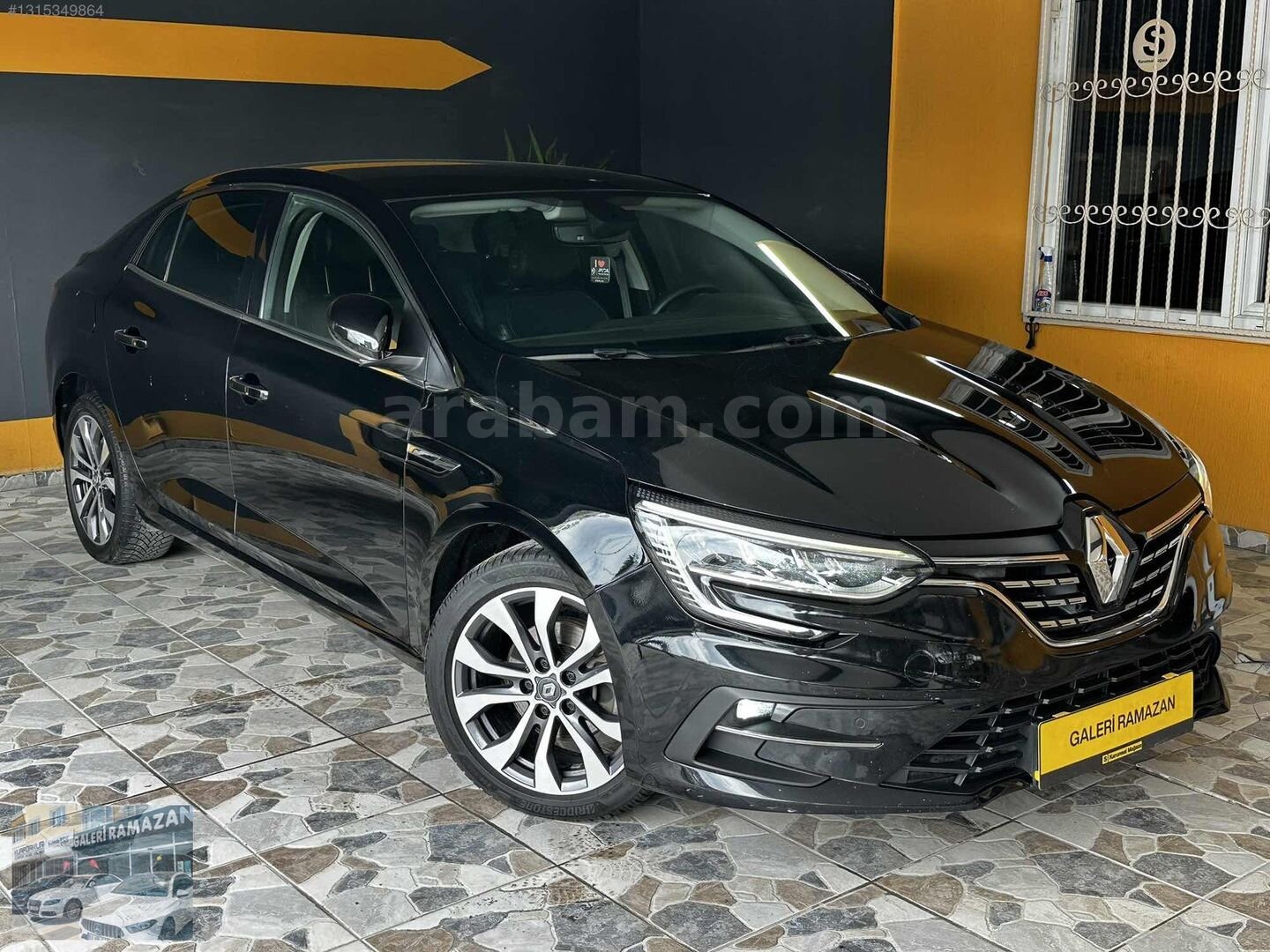 Galeriden Renault Megane 1.5 Blue DCI Icon 2022 Model İstanbul 127.000 km Siyah 1