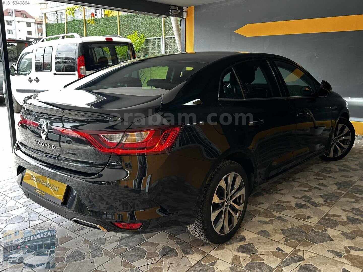 Galeriden Renault Megane 1.5 Blue DCI Icon 2022 Model İstanbul 127.000 km Siyah 7
