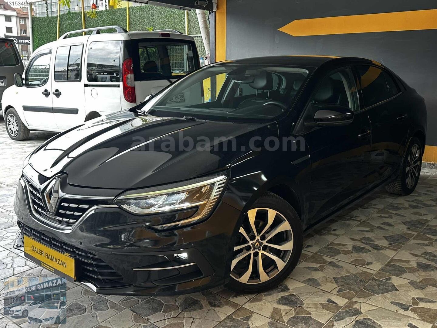 Galeriden Renault Megane 1.5 Blue DCI Icon 2022 Model İstanbul 127.000 km Siyah 5