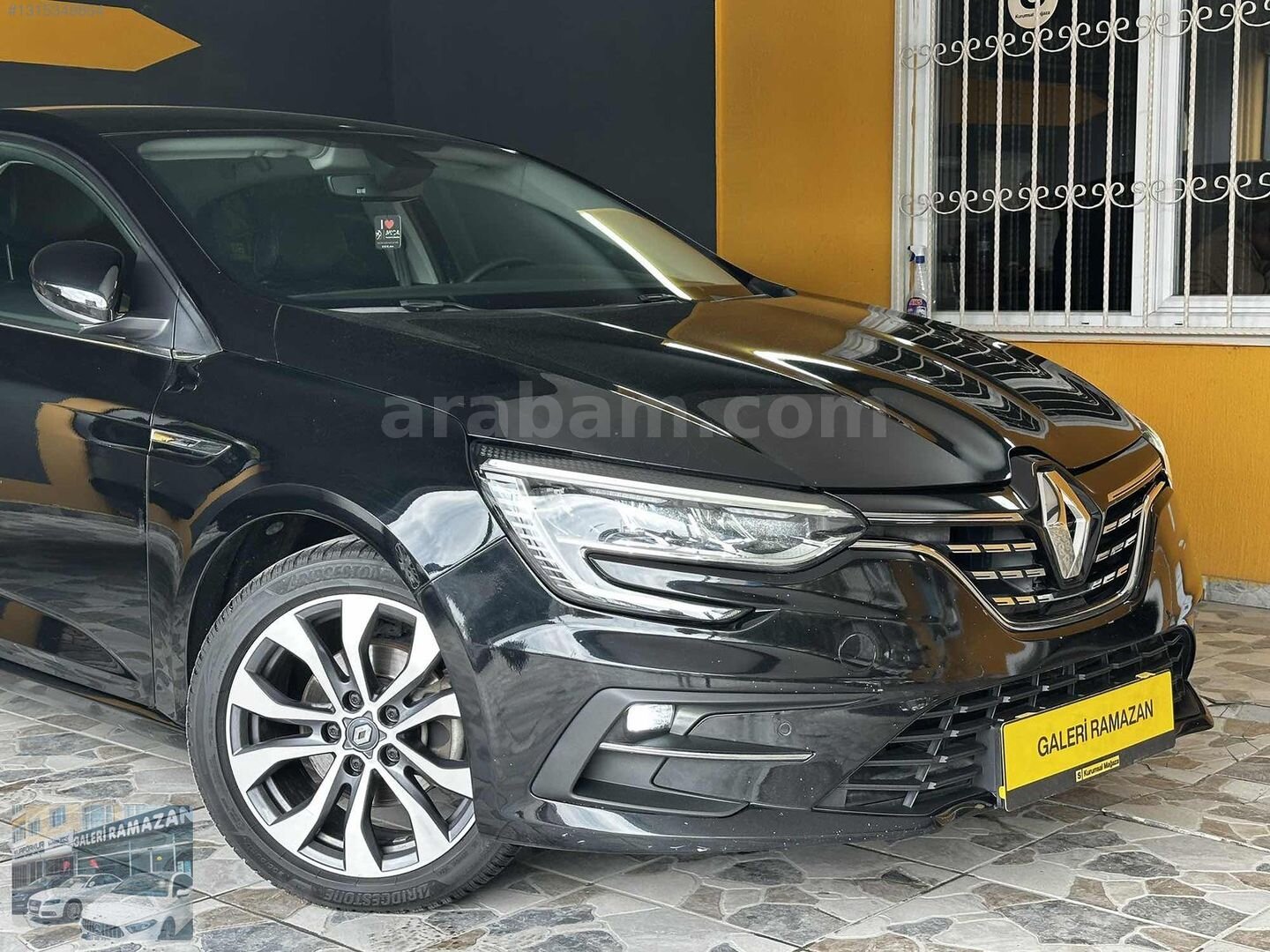 Galeriden Renault Megane 1.5 Blue DCI Icon 2022 Model İstanbul 127.000 km Siyah 3