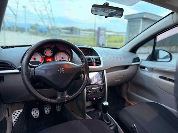 Sahibinden Peugeot 207 1.4 HDi Trendy 2007 Model 
