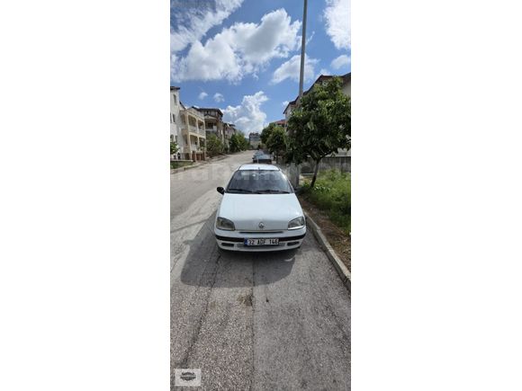 MOTOSİKLET PARASİNA TEMİZ AİLE ARAC 1998 MODEL CLİO